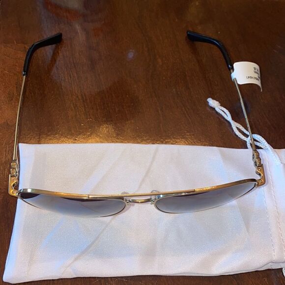 Tory Burch NWT Aviator Gold Frame 58mm Sunglasses - Picture 5 of 10